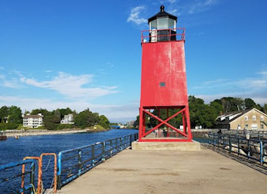 michigan/charlevoix/landmark/michigan-beach-park