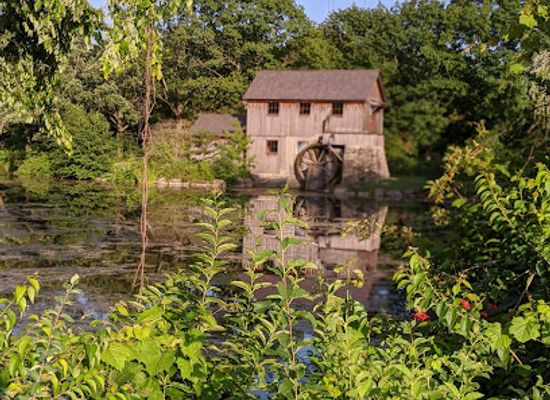 illinois/rock-river-valley/landmark/midway-village-museum