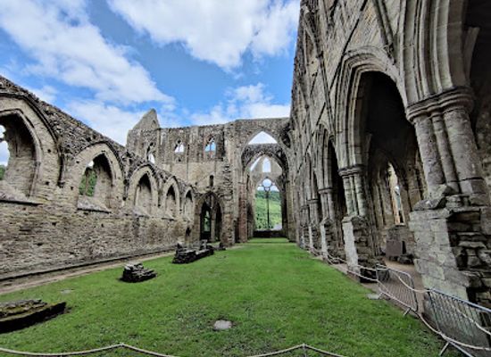 united-kingdom/gwent/attraction/abaty-tyndyrn-tintern-abbey-2