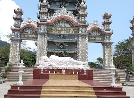 vietnam/da-nang/landmark/chua-phap-lam