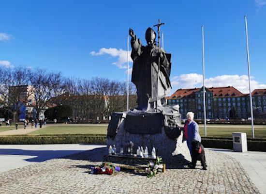 poland/szczecin/landmark/memorial-of-the-poles-feat