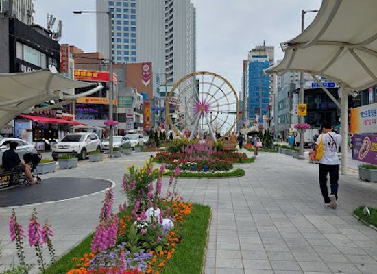 south-korea/yeongnam-region/landmark/gounbadagil-water-fountain