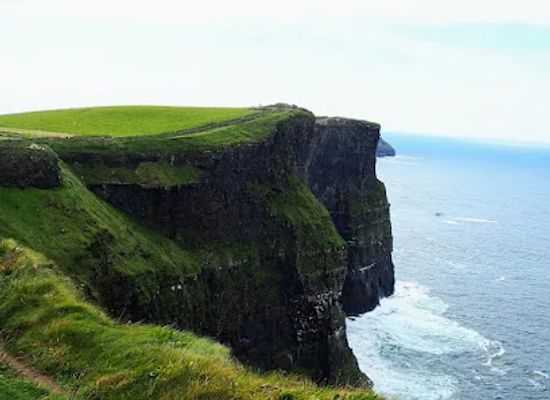 ireland/cliffs-of-moher/landmark/viewing-point-cliffs-of-moher