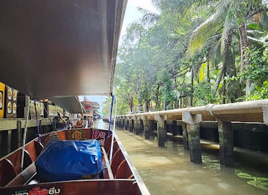 thailand/cardamom-mountains/landmark/damnoen-saduak-floating-market