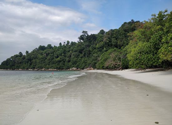 malaysia/pulau-pangkor/landmark/pantai-teluk-segadas