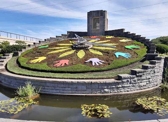 canada/niagara-falls/landmark/floral-clock
