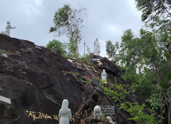 vietnam/quy-nhon/landmark/bai-bien-quy-hoa