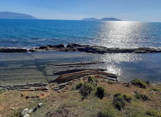 albania/vlora-coast/landmark/zvernec-lighthouse