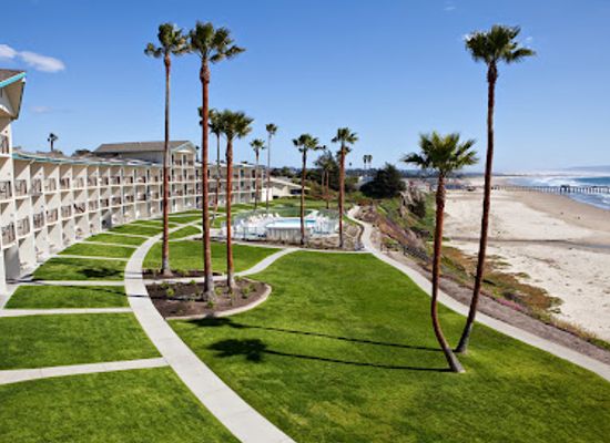 california/pismo-beach/landmark/kon-tiki-inn