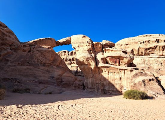 jordan/wadi-rum/landmark/burdah-rock-bridge