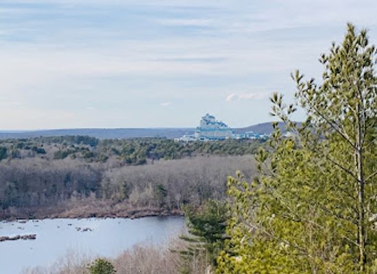 connecticut/mashantucket/landmark/lantern-hill-trail