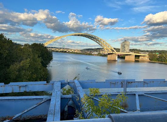 kentucky/newport/landmark/purple-people-bridge