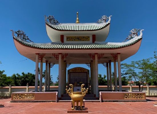 vietnam/northwest/landmark/memorial-stone-for-ha-my-massacre