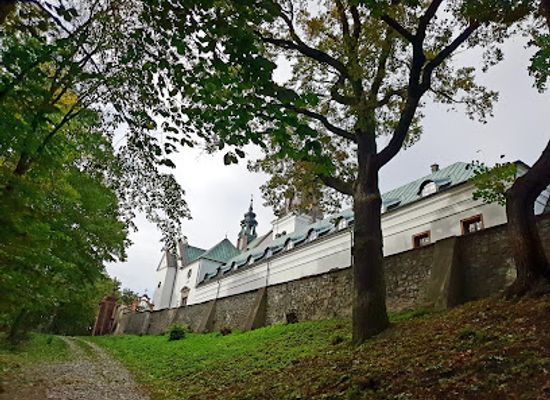 poland/kielce/landmark/rezerwat-karczowka