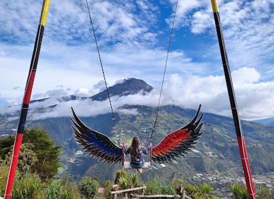 ecuador/highland-valleys/landmark/volcan-eyes-view-point-eagle-nest