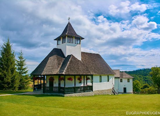 romania/bran-castle-area/landmark/manastirea-bran