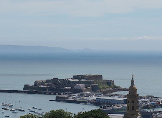 guernsey/sark/landmark/la-perla
