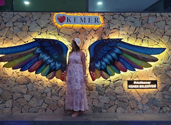 turkiye/antalya/kemer/landmark/Krylya-putnika