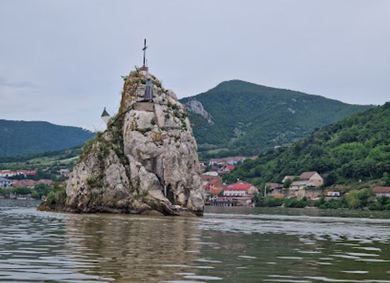 romania/banat/landmark/baba-caia-rock