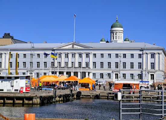 finland/uusimaa/landmark/helsinki-city-hall