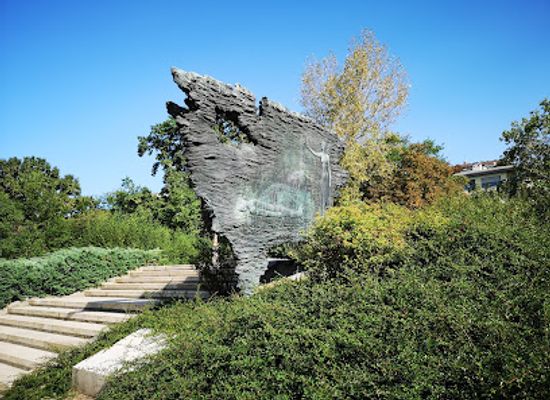 hungary/kapos-valley/landmark/hospital-in-the-rock