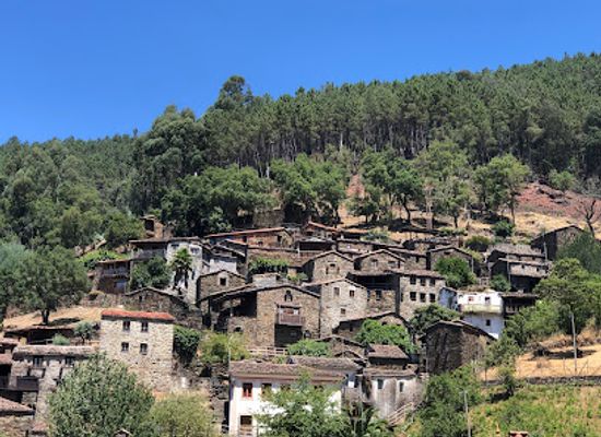 portugal/serra-da-lousa/landmark/candal-aldeias-do-xisto