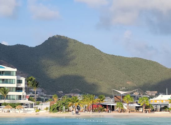 sint-maarten/oyster-pond/landmark/captain-s-rib-shack