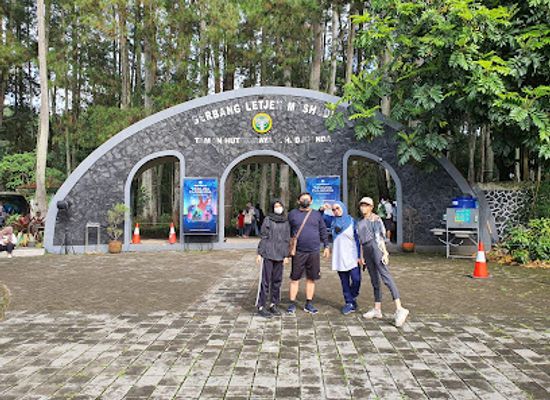 indonesia/bandung/dago/landmark/gua-belanda