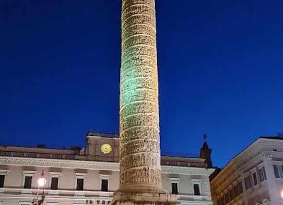 vatican-city/st-peter-s-square/landmark/column-of-marcus-aurelius