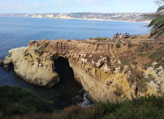 california/la-jolla/landmark/the-cave-store