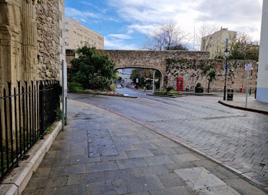 gibraltar/queensway-quay-marina/landmark/southport-gates