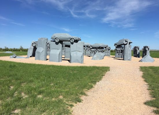 nebraska/pine-ridge/landmark/carhenge