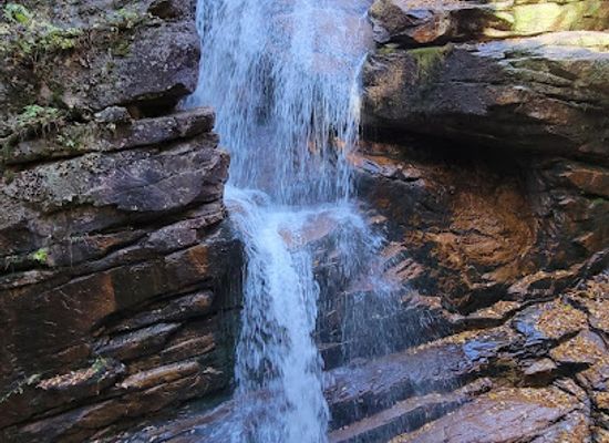 new-hampshire/franconia-notch-state-park/landmark/avalanche-falls