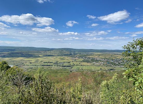 moldova/guranda-mountain/landmark/balanesti-hill-429-m