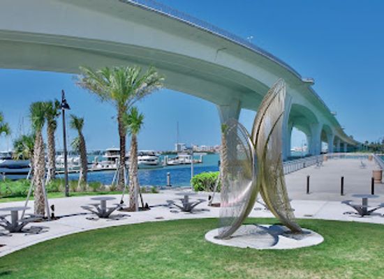 florida/tampa-bay-area/landmark/visit-st-petersburg-clearwater