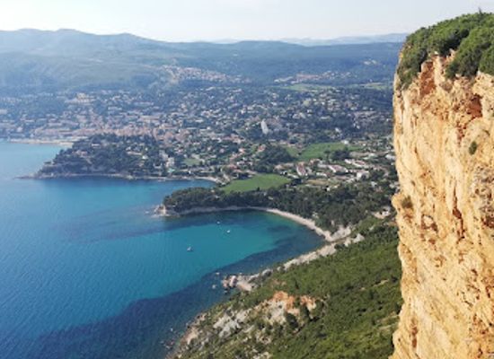 france/marseille-calanques/landmark/basilica-of-notre-dame-of-la-garde-at-marseille