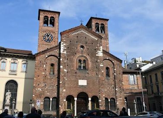 italy/bergamo/landmark/piazza-s-sepolcro