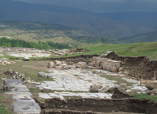 turkiye/pisidia/landmark/road-square-of-antiochea