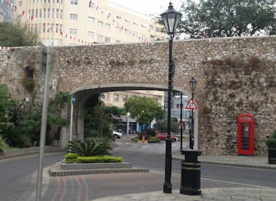 gibraltar/upper-rock-nature-reserve/landmark/paparazzi-steakhouse