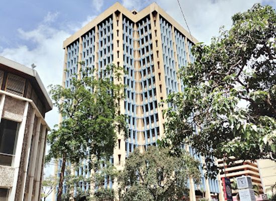 kenya/eastern-region/landmark/dedan-kimathi-statue