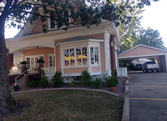 illinois/little-egypt/landmark/mary-s-restaurant