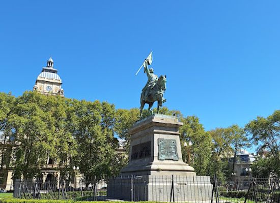 argentina/rosario/landmark/estatua-general-san-martin