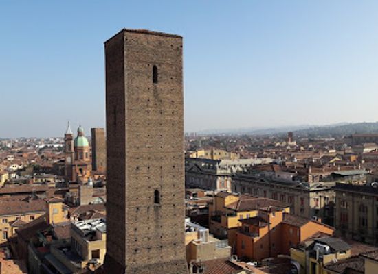italy/bologna/landmark/altabella-tower