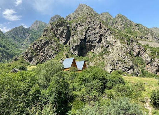 georgia/khevi/landmark/gveleti-tower