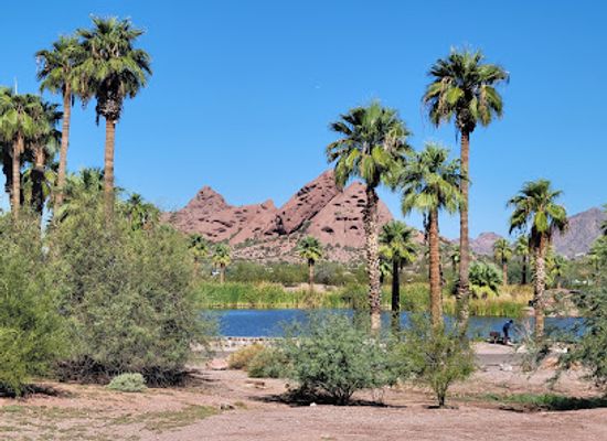 arizona/phoenix/landmark/hole-in-the-rock
