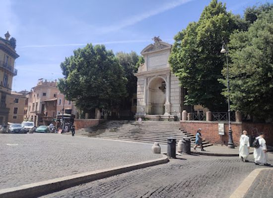 italy/rome/trastevere/landmark/monumento-a-trilussa