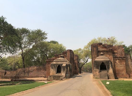 myanmar-burma/magway-region/landmark/tharabar-gate