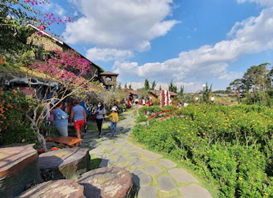 vietnam/dalat/landmark/dalat-fairytale-land