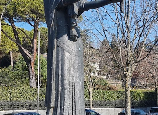 switzerland/lausanne/landmark/la-belgique-reconnaissante