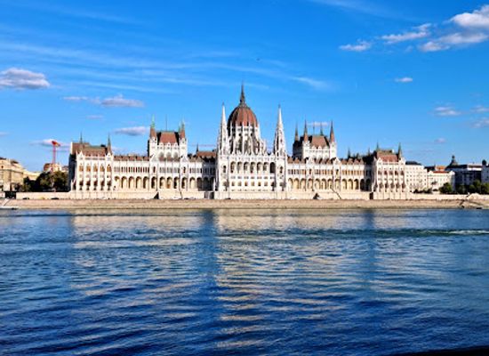 hungary/hajdusag/landmark/hungarian-parliament-building